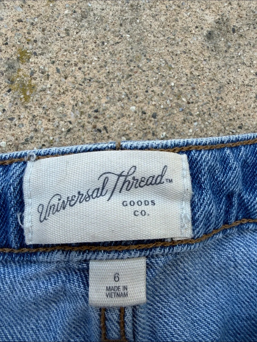 Universal Thread Women's Highest Rise A-Line Patch Pocket Jean Shorts Size 6
